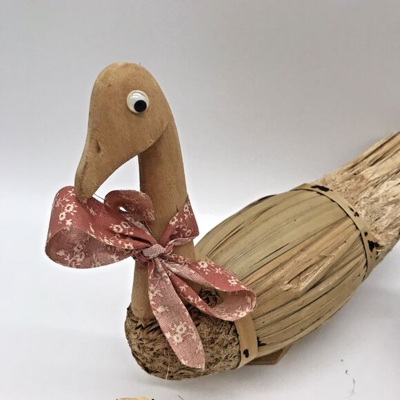 Vintage Folk Art Duck or Goose Handmade Carved Primitive Wicker Mancave Decoy - Picture 7 of 11